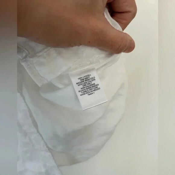 Liz Claiborne white 100% lyocell minimalist blouse - Picture 6 of 9